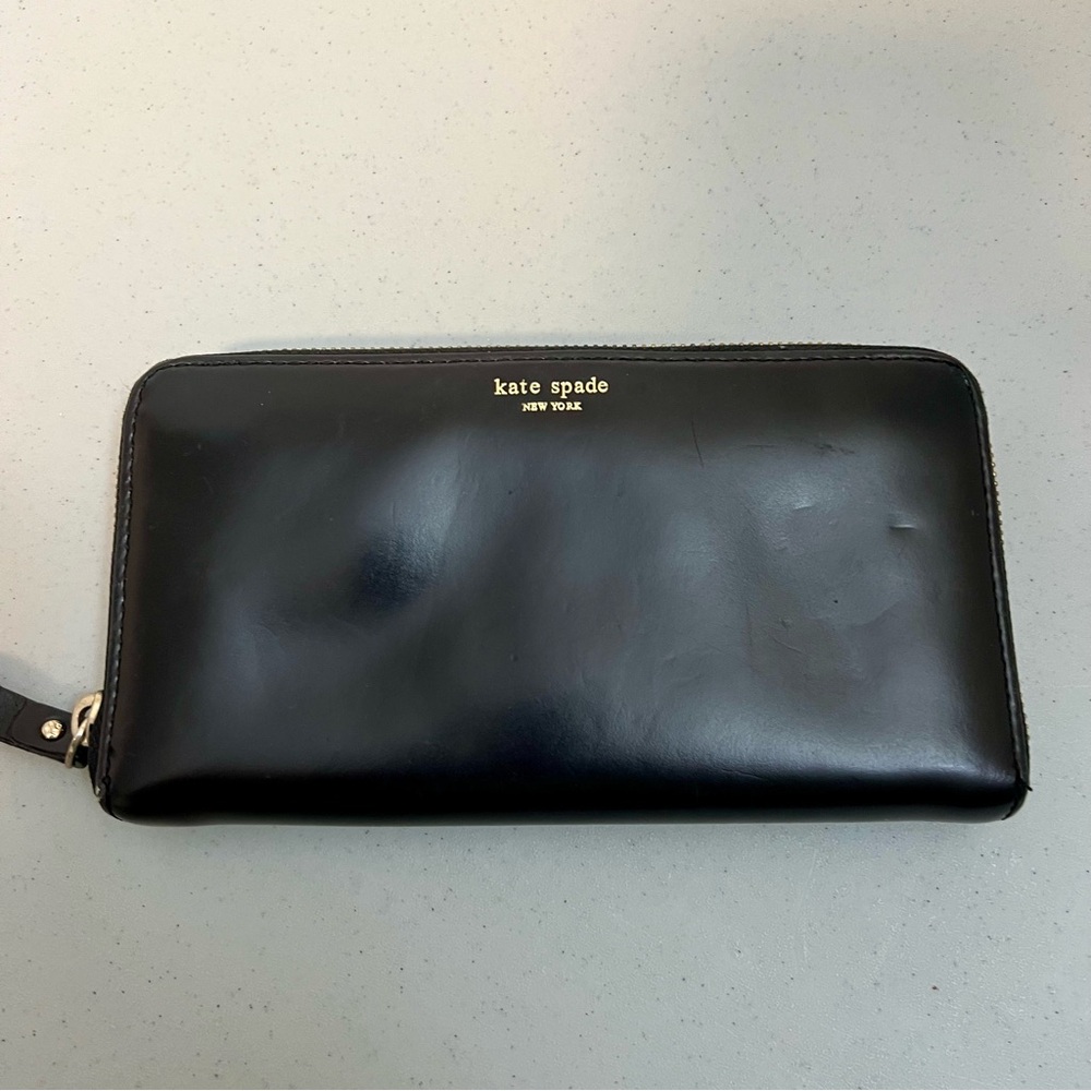 Kate Spade Black Leather Multi Compartment Zip Closure Wallet